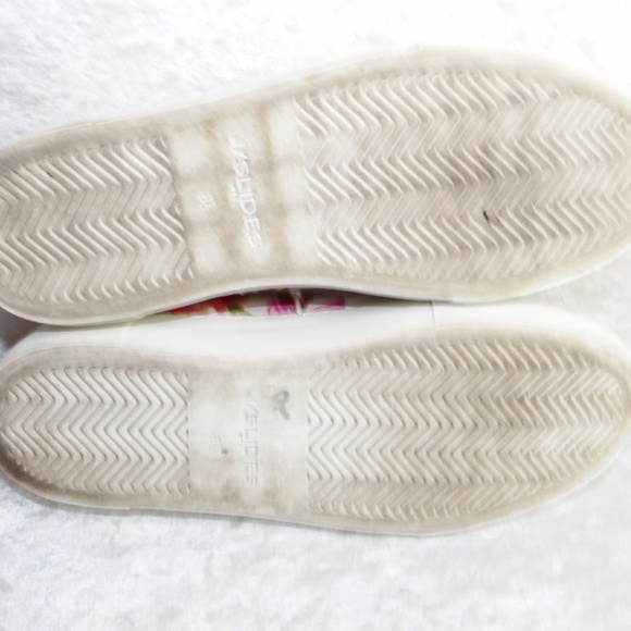 J/Slides NYC 8.5 Appy Floral Sneaker Embroider Floral Anthropologie Light Gray - Picture 7 of 7